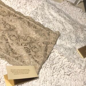🚨B2G1 New 2 FRANCESCA’S White/Tan Lace Bandeau Mini Bra